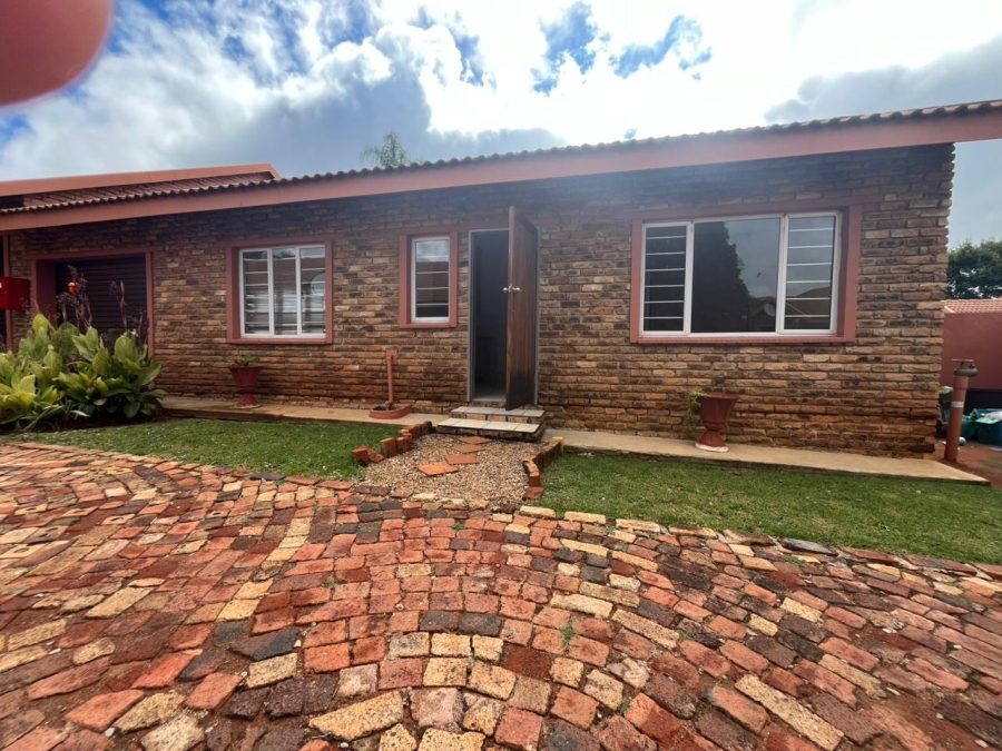 To Let 3 Bedroom Property for Rent in Doringkruin North West